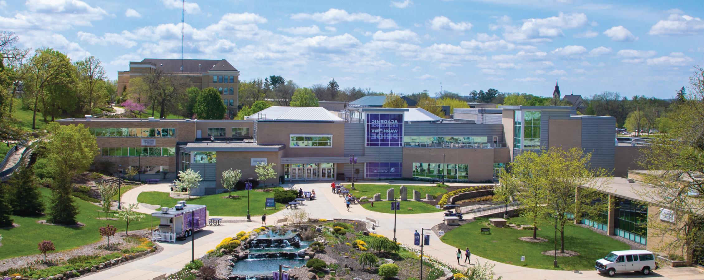 Exterior view of the 足彩平台 University Center